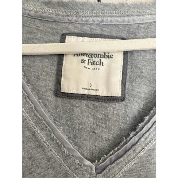 Abercrombie & Fitch Y2K Vintage Bella Swan Cotton Long Sleeve Women's Gray Small